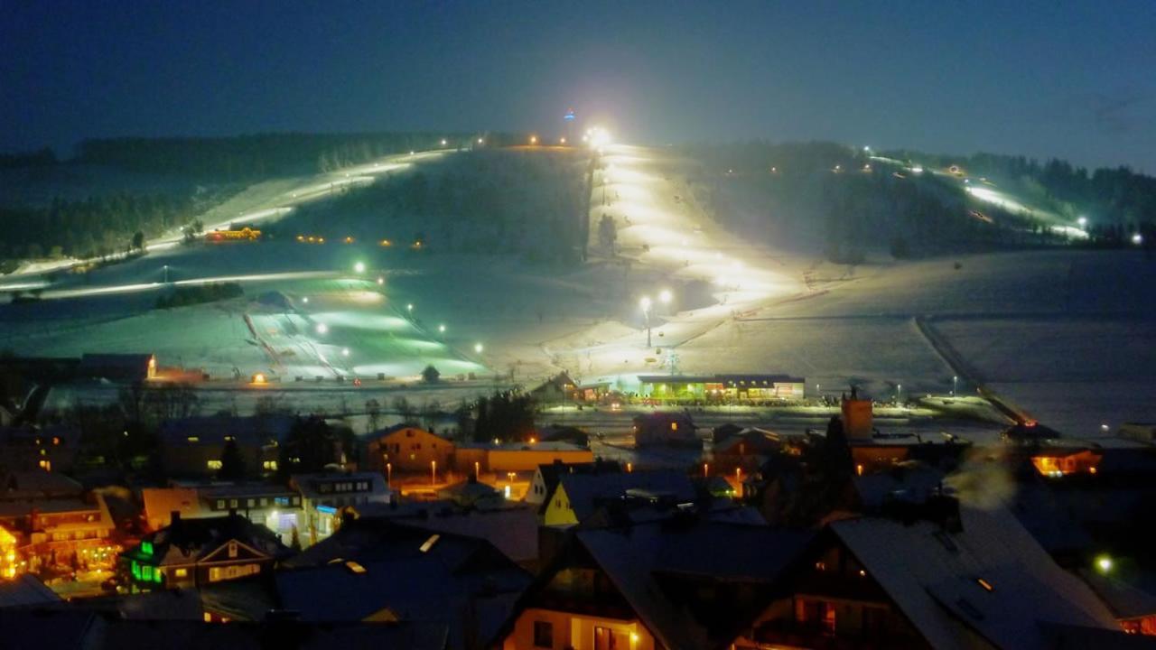 Quartier12 "Ski In & Bike Out" - Fewo Berg Виллинген Экстерьер фото